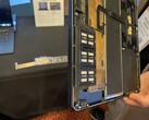 Das umgebaute Macbook Air mit Lüftung per Membrankühlung. (Foto: Andreas Sebayang/Notebookcheck.com)