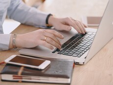 PC-Markt: Krieg und Inflation lassen die Verkaufszahlen für PCs und Tablets deutlich einbrechen.