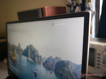 Schmale Displayränder auf allen drei Seiten