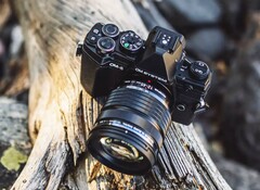 Die OM System OM-5 wird derzeit im Bundle mit einem 12 – 45 mm Objektiv zum Bestpreis angeboten.