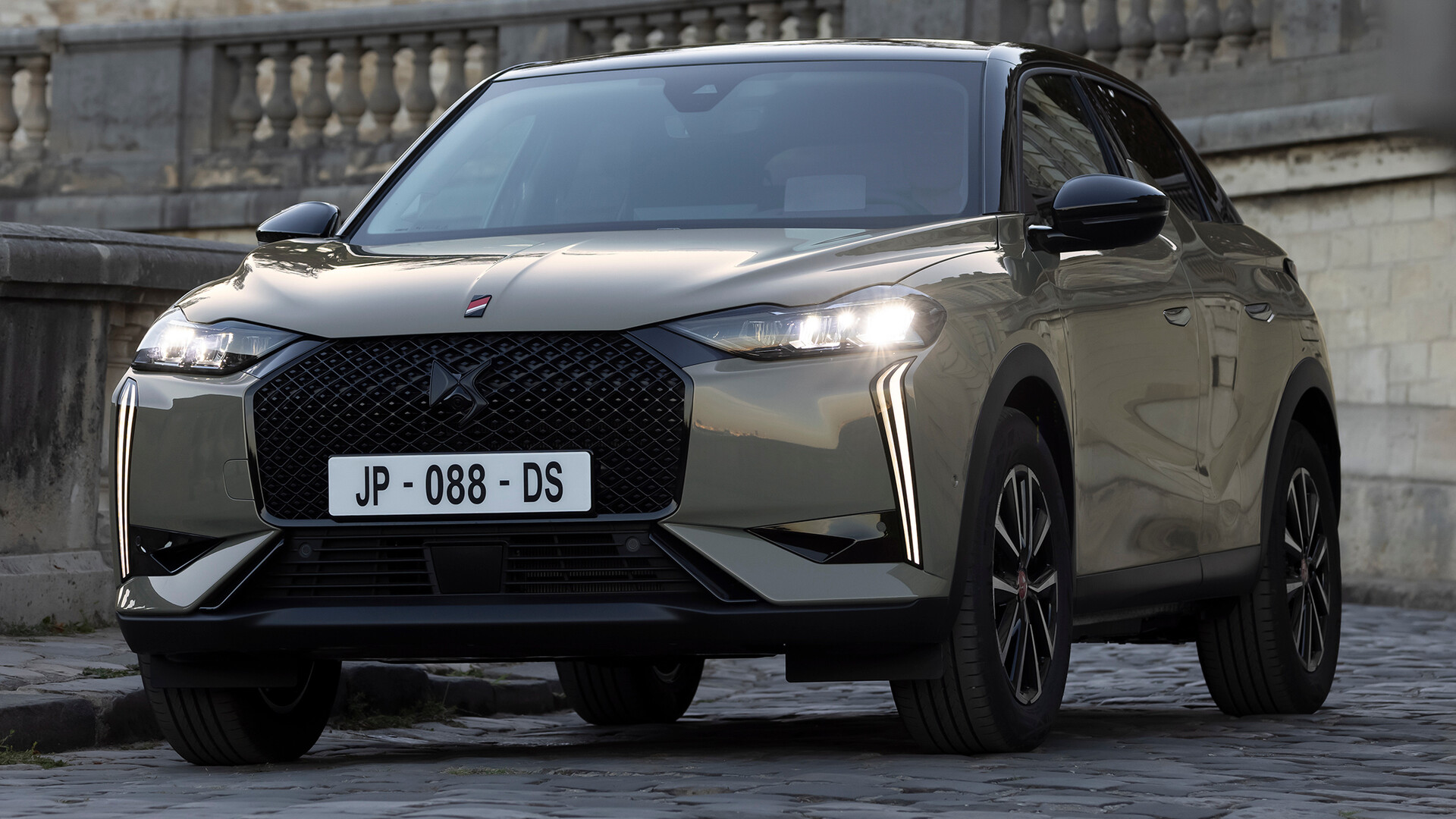 DS 3 E-Tense: Ohne Crossback, dafür mit 115 kW (156 PS) und 54-kWh ...