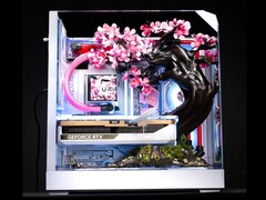 Der Cherry-Bloom-PC ist mit Blütenblättern aus einer wärmereaktiven Titanlegierung ausgestattet