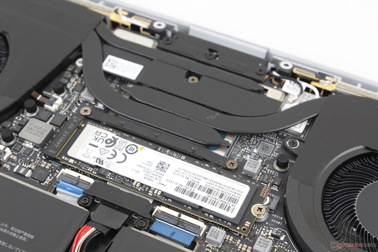 Es gibt nur einen einzelnen M.2-Steckplatz ohne zusätzlichen Kühlkörper.