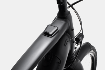 Der Ladeanschluss befindet sich an der Oberseite des Oberrohrs (Bild: Cannondale)