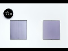 Galaxy Z Fold 7 (links) und Oppo Find N6 (rechts) aufgeklappt.