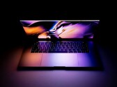 Das MacBook Pro soll schon bald mit einem Tandem-OLED-Display ausgestattet werden. (Bildquelle: Daniel Korpai)