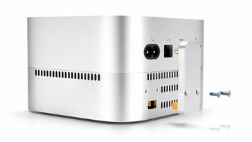 Am Mac Mini sind keine Modifikationen nötig, das Gerät kann einfach über einen Stecker verbunden werden.