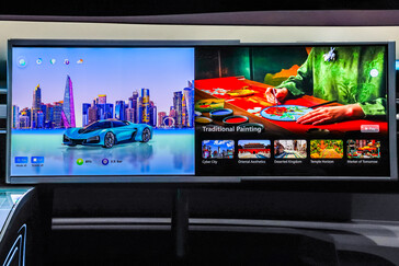 Sliding-IJP-OLED-Display: Der rechte Teil kann eingerollt werden.