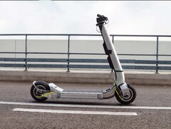 Der Turbo ist ein auf Leistung getrimmter E-Scooter (Bildquelle: Bo)