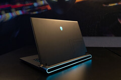 Das neue Alienware m15 R5 kommt mit den neuen AMD-CPUs um die Ecke. (Bild: Dell)