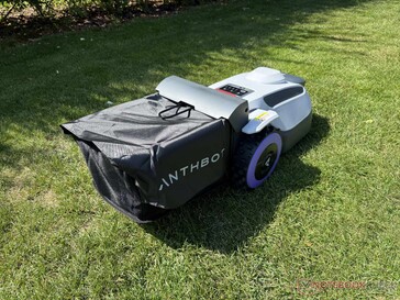 Anthbot N8 mit Grasfangsack
