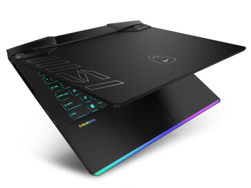 Das Raider GE67 halb zugeklappt (Bild: MSI)