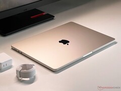 Apples dünnstes Notebook soll bald ein Upgrade auf den Apple M4 erhalten. (Bildquelle: Notebookcheck)