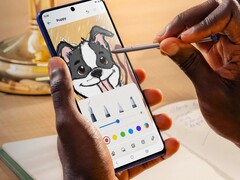 Das Motorola Edge 60 Stylus bietet einen Stift, der direkt im Gehäuse verstaut werden kann. (Bildquelle: Motorola)
