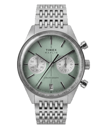 Timex Marlin Jet Chronograph TW2Y89800 mit salbeigrünem, konkavem Zifferblatt, weißen Chronographen-Hilfszifferblättern, Datumsfenster bei 6 Uhr, gewölbtem Glas und silberfarbenem Edelstahlarmband.