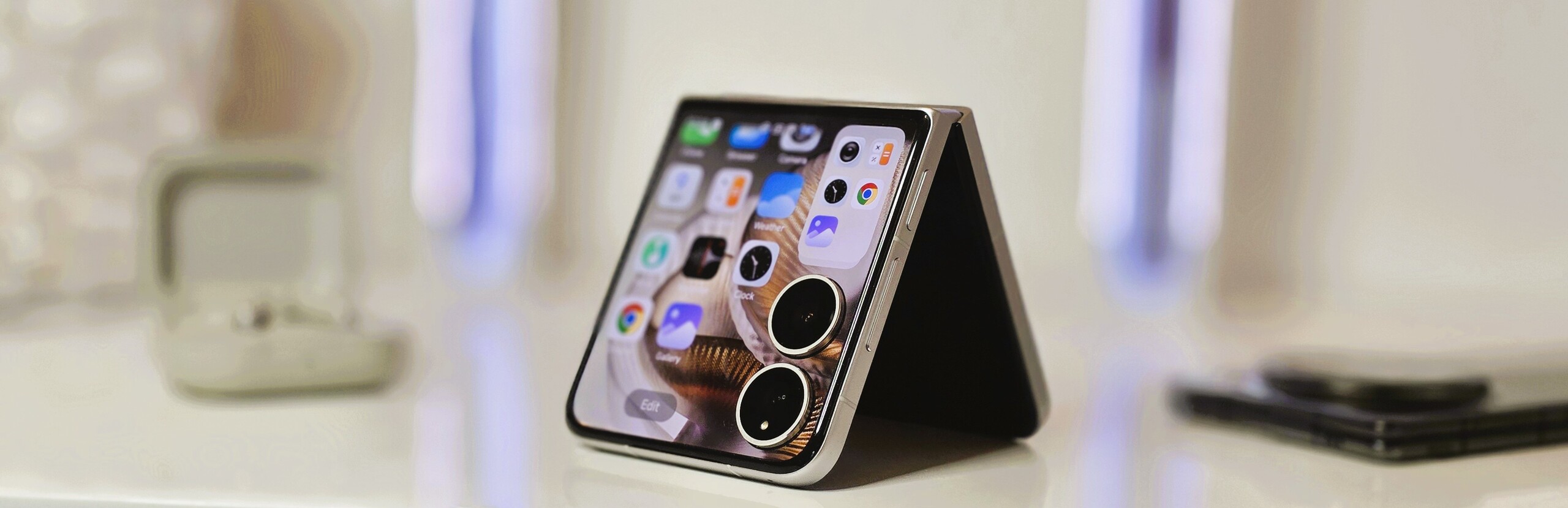 Xiaomi Mix Flip 2 Test Smartphone