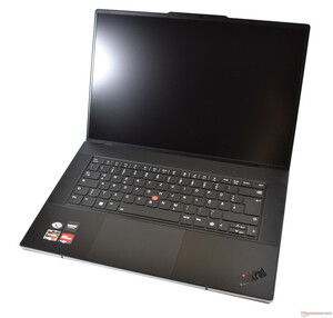 Das größere ThinkPad Z16 bietet in etwa die gleiche Ausstattung