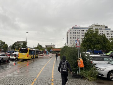 Aufgrund von Bauarbeiten ist formal für Messebesucher vor dem Tunnel des Grauens kaum Platz. (Bildquelle: Andreas Sebayang/Notebookcheck.com)