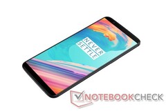 Sowohl OnePlus 5 als auch OnePlus 5T erhalten Android 10: Die erste offene Betaversion von OxygenOS 10.0 steht bereit.