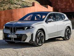 Neuer BMW iX3 50 xDrive: Der Topseller auf der Elektroauto-Plattform Neue Klasse ist schon fast ausverkauft. Das Interesse der BMW-Kunden am neuen Stromer aus Bayern ist gewaltig (Bild: BMW).