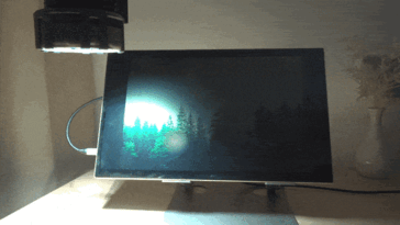 Auch und insbesondere mit Fremdlicht lässt sich das Display gut ablesen