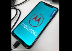 Das Motorola One Power wird wohl ein Midranger im iPhone X-Kleid.
