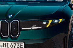 Der vollelektrische M Performance-Stromer BMW iX3 M60 vereint 612 PS mit bis zu 754 Kilometern WLTP-Reichweite.