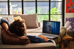 HP legt das OmniBook X Flip 16 offenbar bald mit Intel Panther Lake neu auf. (Bildquelle: Walmart)