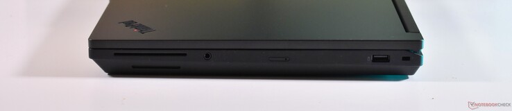 rechts: Smartcard-Leser, 3.5mm Audio, nanoSIM, USB-A 3.2 Gen 1, Kensington Lock