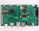 Radxa CM3: Die Platine soll das Compute Module 4 ersetzen (Im Bild: Mit Carrier Board)