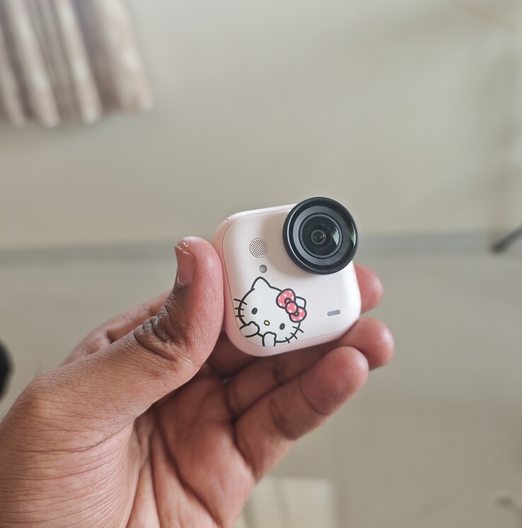 Die Insta360 Go Ultra Hello Kitty Limited Edition Action-Kamera