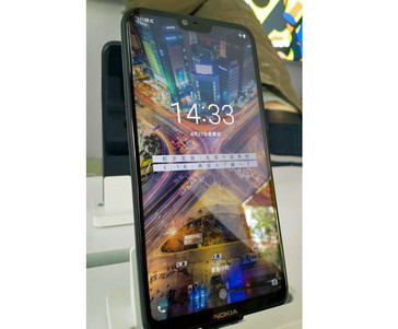 Ein Großdisplay im 19:9-Format