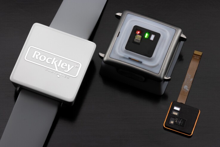 Rockley Photonics hat seinen neuen biometrischen Sensor bereits in ein Armband gesteckt. (Bild: Rockley Photonics)