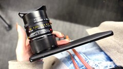 Ähnlich wie beim Xiaomi 12S Ultra Concept (hier im Bild) zeigt ein Leak nun auch ein Realme Ultra Kamera-Flaggschiff mit 1-Zoll-Sensor und 10x Zoomoptik. (Bildquelle: @aggasaurus)