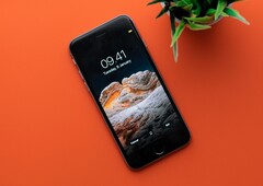 Das Design des Apple iPhone 6 wird mit dem iPhone SE der dritten Generation vermutlich noch ein Jahr weiterleben. (Bild: Shiwa ID)