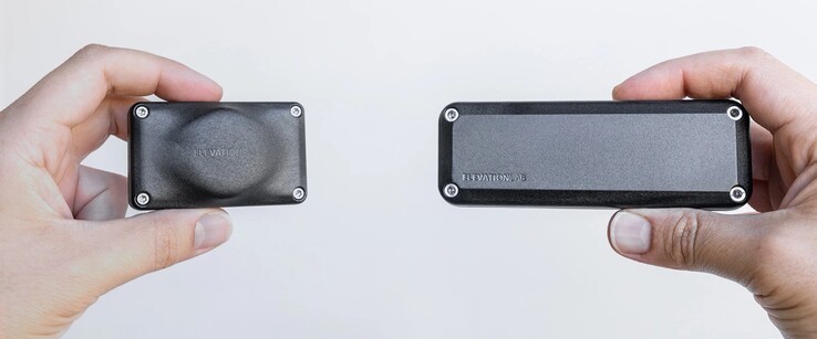 Die ältere Version der TimeCapsule erreicht 10 Jahre Laufzeit, ist durch zwei AA-Batterien aber auch wesentlich größer.