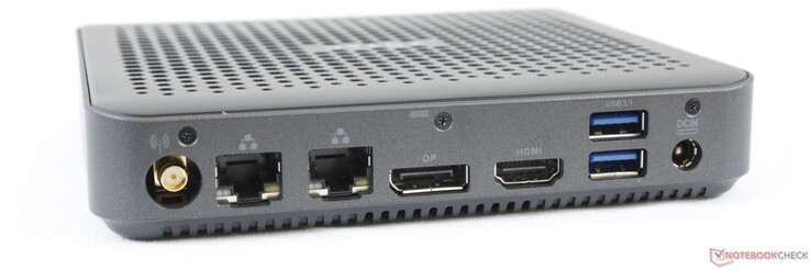 Hinten: Wi-Fi-Antenne, 2x Gigabit RJ-45, DisplayPort 1.2, HDMI 2.0, 2x USB 3.1 Gen. 2, Netzteil
