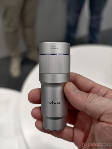 Der kleinere 2,35x Telekonverter für das Vivo X300 Ultra.