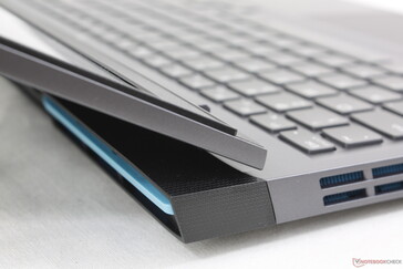 Der Bildschirm lässt sich auf etwa 160° aufklappen