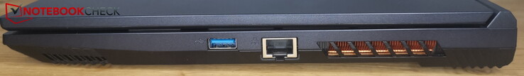 Rechts: USB-A, LAN