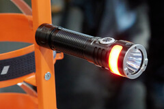 Fenix' LD35R hat eine magnetische Rückseite. (Bildquelle: Andreas Sebayang/Notebookcheck.com)