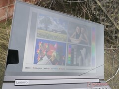 Das Display vom Lenovo Yoga C940-15 ist heller als das von jedem bisherigen HP-Spectre-Laptop