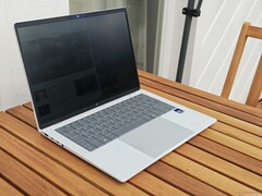 Das HP EliteBook X G2i - obwohl der Bildschirm auf volle Helligkeit eingestellt und SureView deaktiviert ist, ist das LCD von der Seite aus nicht lesbar