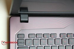 kleiner Spalt zwischen Display & Rahmen