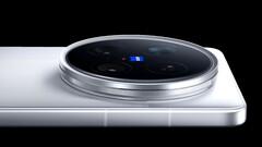 Der Nachfolger des Vivo X200 Ultra, hier im Bild, soll weiterhin auf eine 35mm Zeiss-Optik setzen, aber mit gezielten Upgrades. (Bildquelle: Vivo)