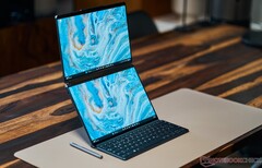 Das Lenovo Yoga Book 9i OLED-Convertible ist erstmals für unter 2.000 Euro bestellbar (Bild: Alex Wätzel)