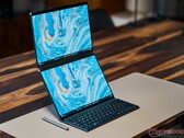 Das Lenovo Yoga Book 9i OLED-Convertible ist erstmals für unter 2.000 Euro bestellbar (Bild: Alex Wätzel)