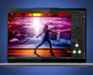 Das Lenovo Yoga Slim 7 mit OLED-Display kostet aktuell kaum mehr als das Apple MacBook Neo.