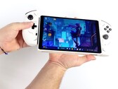 Der OneXPlayer 2 setzt auf drahtlose Controller, die magnetisch am Gaming-Handheld befestigt werden. (Bild: ETA Prime / YouTube)