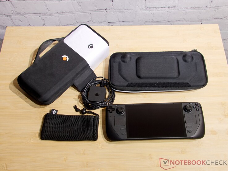 Das Case, mit dem das Steam Deck OLED geliefert wird.